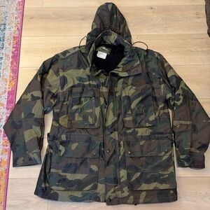 Northwest Territory Men’s Camo Rain Jacket with Hood and Pockets Size L